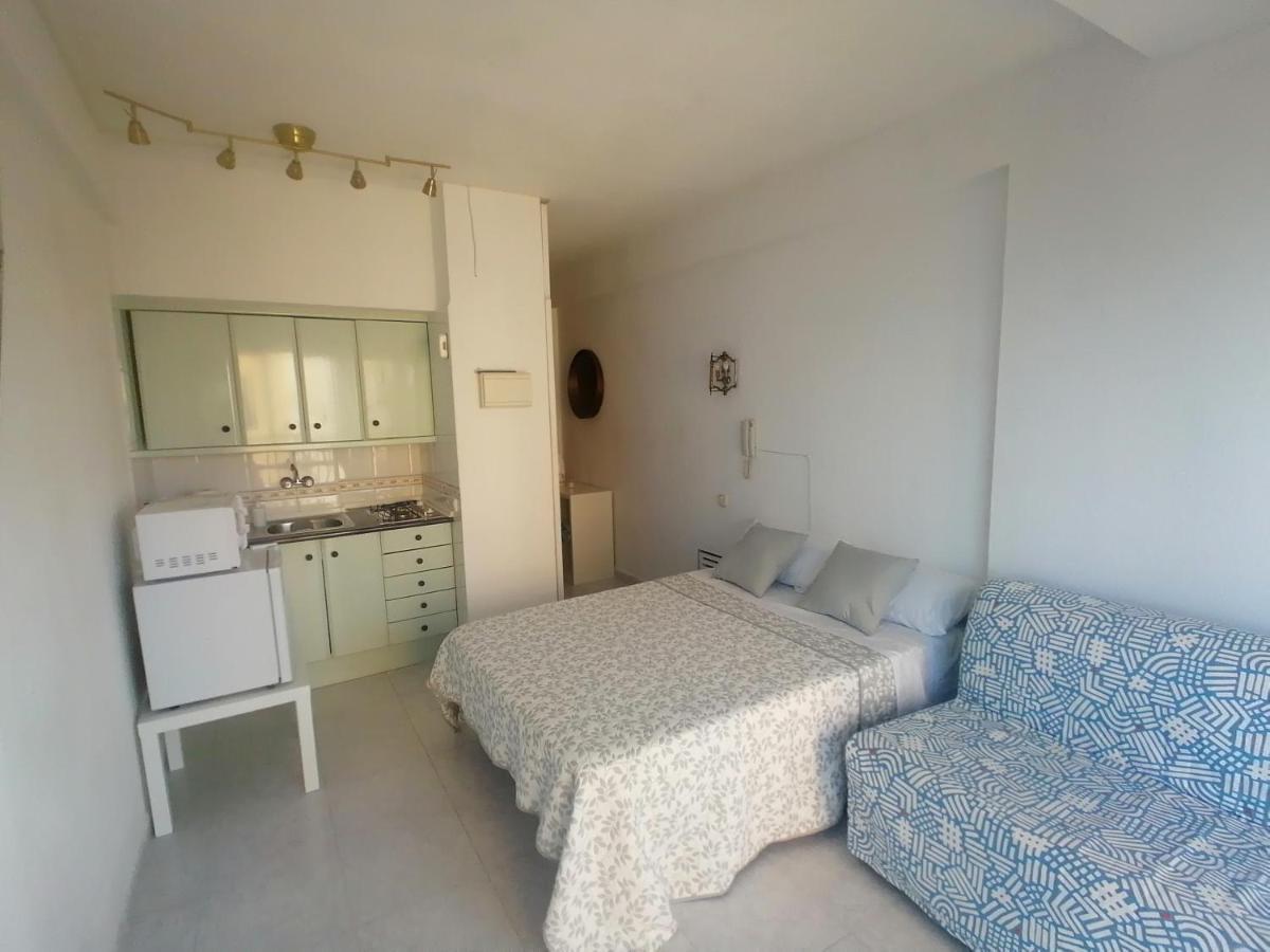 Lovely Apartment In Front Of The Beach. Fuengirola Exteriör bild